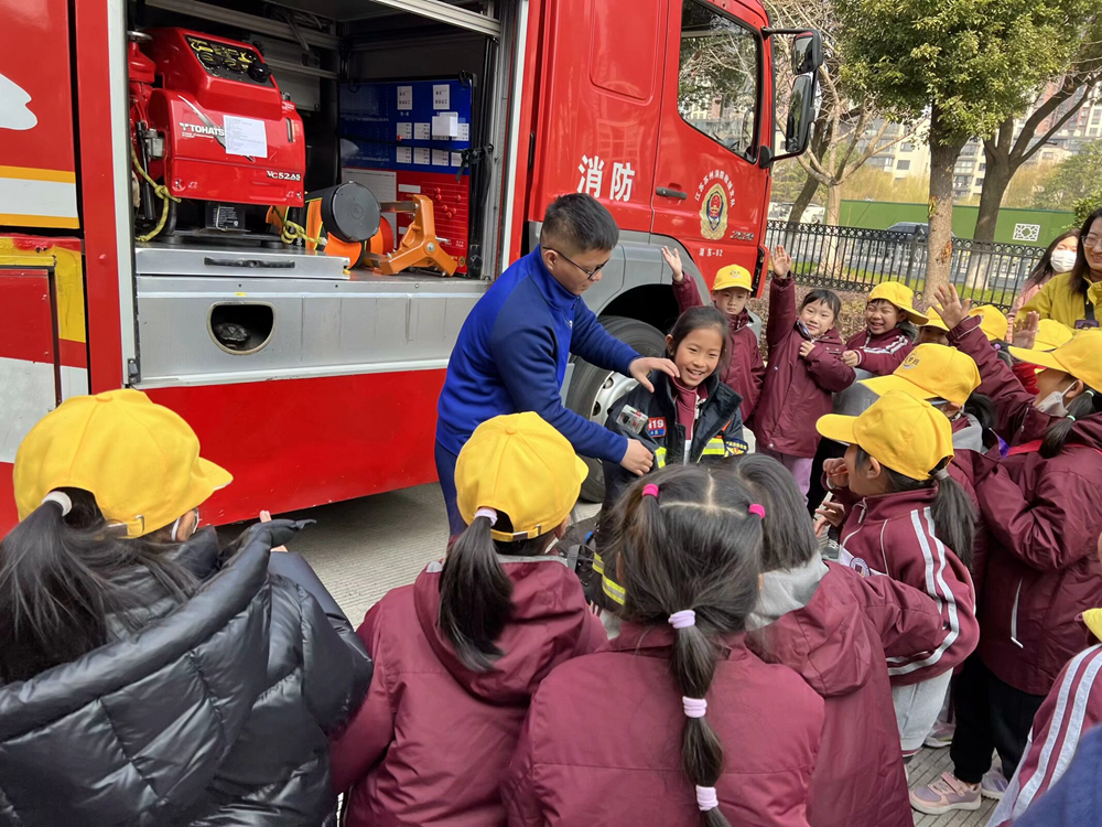 93b3cf555f5d47ee9236a6f69d4393c6.png 93b3cf555f5d47ee9236a6f69d4393c6.png